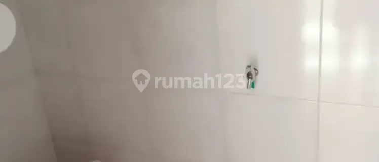 For rent: boarding house or rental unit, 30 square meters, Pondok Kopi area, near Islamic hospital. 1