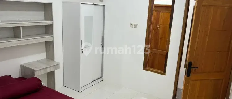 women's boarding house 1