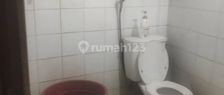 RENT A COMPLETE ROOM 1