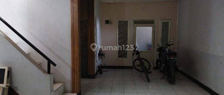 Jual Rumah Bagus Terawat 2 Lantai Lokasi Strategis Harga Nego 1