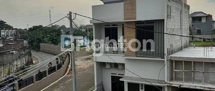 RUMAH SIAP HUNI VERMONT CIBUBUR RESIDENCE 1