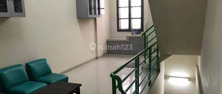 Rumah Semi Furnish Hadap Utara di Angke Jakarta Utara 1