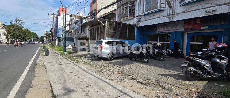 Ruko Strategis Pinggir Jalan Besar di Inti Kota Medan 1