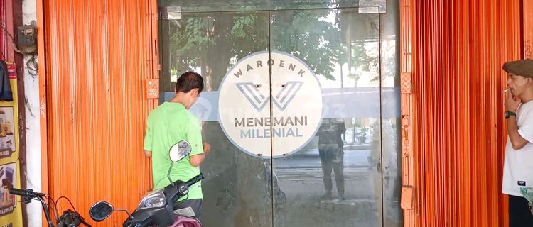 For Rent Cheap Shop House On Main Road Kebayoran Lama Near Itc Permata Hijau 1