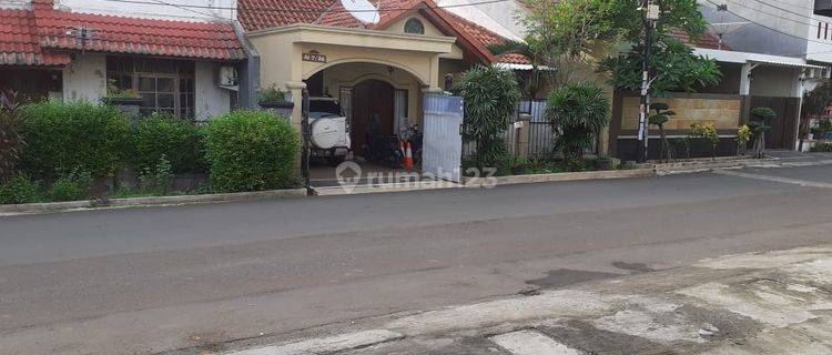 Dijual Rumah Permanen 2 Lantai di Lokasi Strategis Cocok Untuk Usaha 1