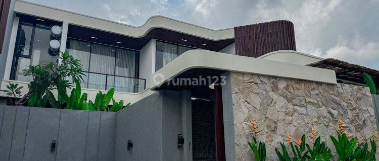 Dijual Villa Mewah Full Furnished Dengan Konsep Modern Minimalis Di Dekat Canggu 1