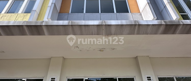 Sapphire 5x17 Ruko Facing Summarecon Emerald Boulevard, Karawang 1