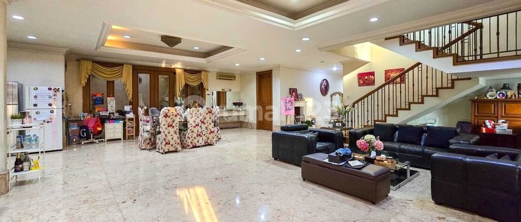 Luxury House Hook Puri Indah 25x30 SHM Semi Furnished Full Marble 1