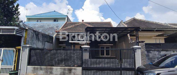 Disewakan Rumah Luas Dan Ada Carport Di Sulfat Malang 1