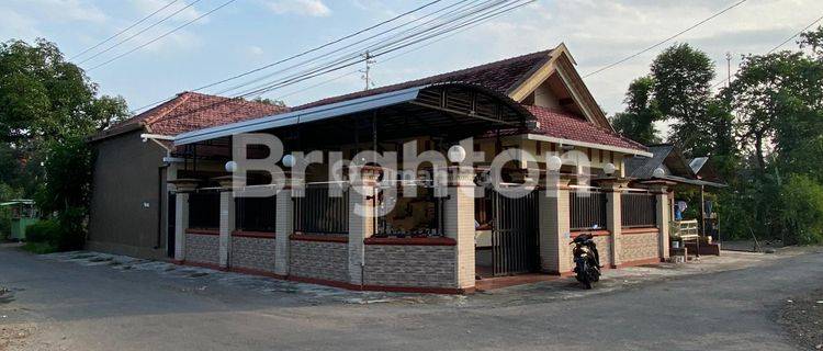 Rumah Bagus dan Besar Posisi Hook di Srengat Blitar 1
