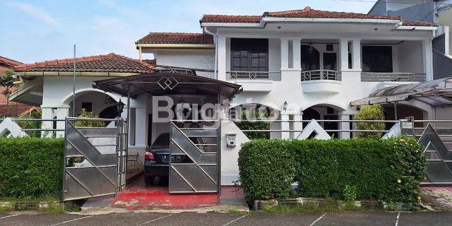 RUMAH NYAMAN DEPAN TAMAN TENGAH KOTA 1