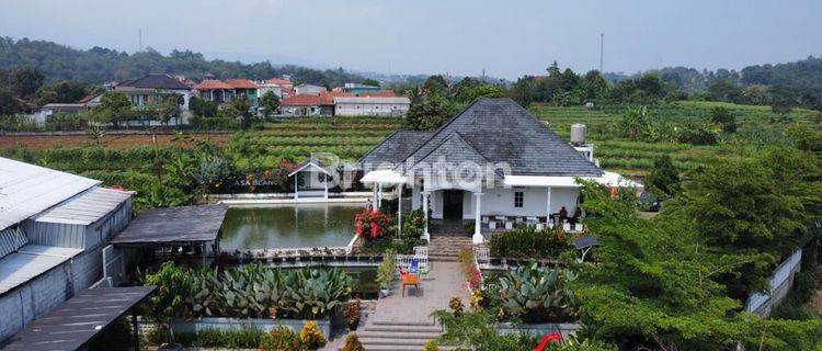 RESTO/CAFE LOKASI 600 MDPL, YG SETIAP ARAH SPOT PEMANDANGAN INDAH SEKALI 1