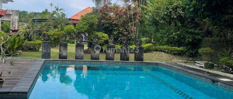 Villa Luas Dan Bagus Dekat Pantai Saba Gianyar Bali 1