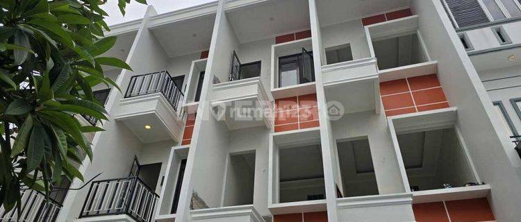 Rumah 3.5 Lantai Dijual Taman Ratu Jakarta Barat Lokasi Strategis 1