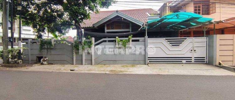 Rumah 2 Lantai Siap Huni Lokasi Nyaman Tenang Taman Meruya Ilir 1