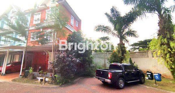 RUMAH 3 LANTAI FULL FURNISHED DI OMAHA VILLAGE 1