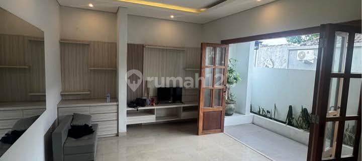 Disewakan Rumah 4 Kamar Full Furnished Dengan Taman Di Pemogan 1