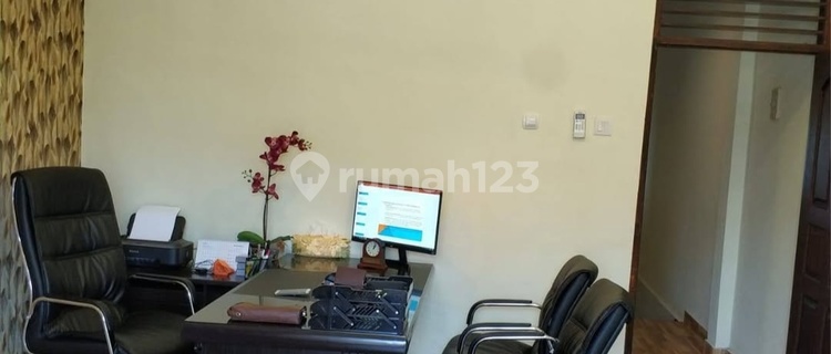 Cheap 3-Story Ruko in Strategic Location Nusa Dua / Kampial 1