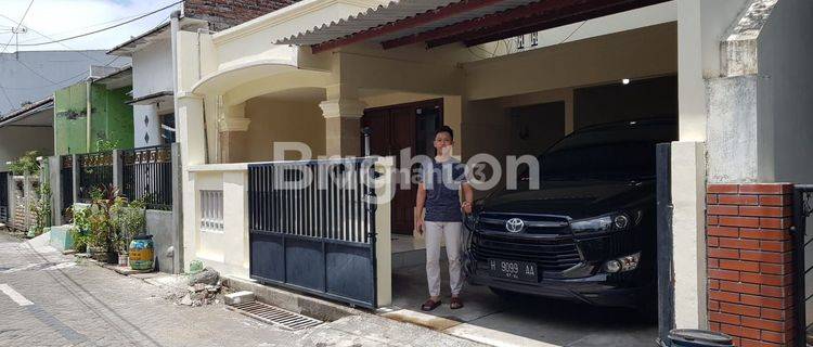 Rumah Rapi Siap Huni Strategis Tengah Kota  1