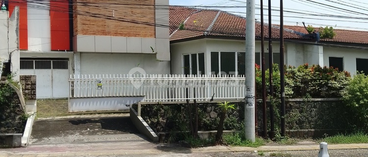 Rumah Luas Strategis Di Pamularsih Tengah Kota Semarang 1