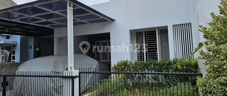 Minimalist 1.5-Story House in Graha Raya Bintaro Complex 1