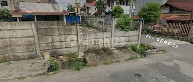 Rumah Halaman Luas Di Hook Untuk Dapur Umum 1