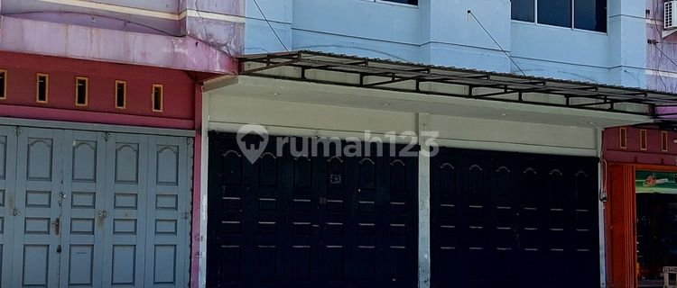 3-Door Strategic Row House in Harapan Raya, Pekanbaru 1