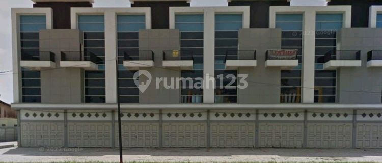 3-Door Connected Shophouse Hr Soebrantas - Panam 1