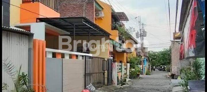 RUMAH / KOS 2 LANTAI  STRATEGIS ,KAMAR FULL PENGHUNI 1