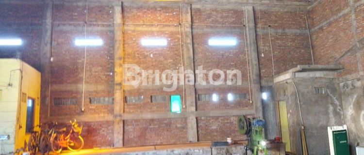 STRATEGIC LOW-COST WAREHOUSE READY TO USE 1