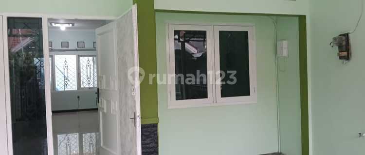 Semi-Furnished 2-Story House in a Strategic Location at Graha Padma 1