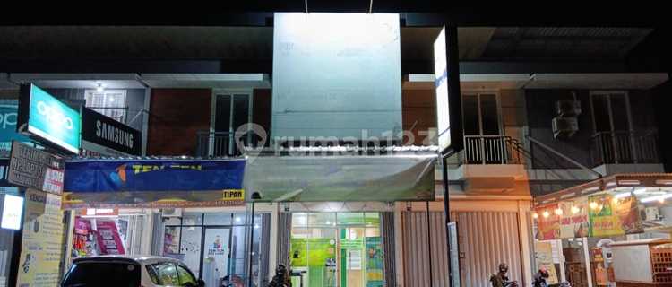 2-Story Semi-Furnished Strategic Shop House in Sendang Mulyo, Semarang 1