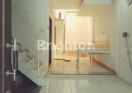 Rumah 2 Lantai Siap Huni 3 Kamar Tidur 3 Kamar Mandi Graha Mukti 1