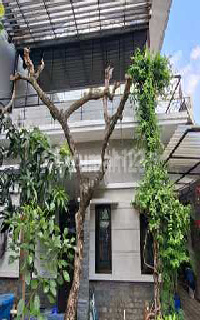 Downtown Business Space, serene residence, second-floor office, and exclusive rooms. 1