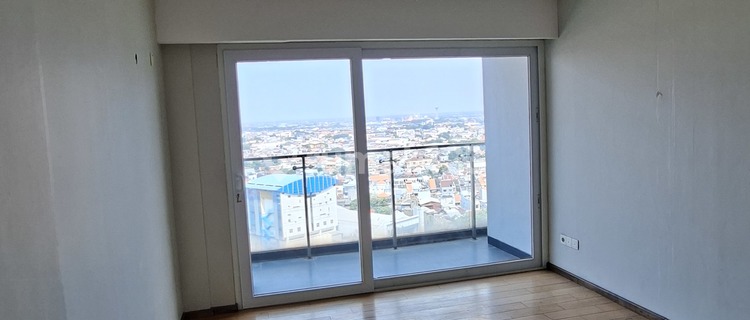 Apartemen Penthouse Tengah Kota. Hadap Timur 1