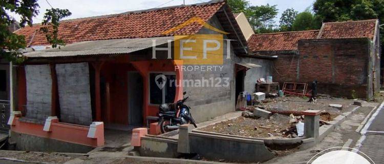 Rumah Dengan Tanah Sisa Hook Luas Serbaguna Di Meteseh 1