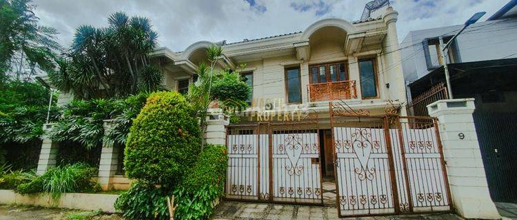 Rumah 2 Lantai Elegan Hanya 10 Menit ke Pondok Indah Mall 1 1