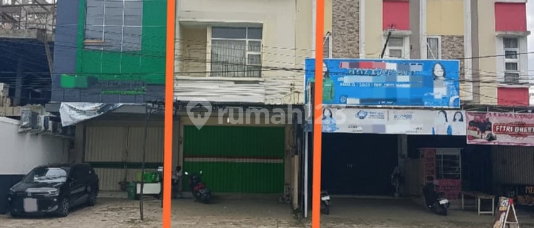 For Rent 3-Story Strategic Shop House on Pelita Street, Samarinda City 1