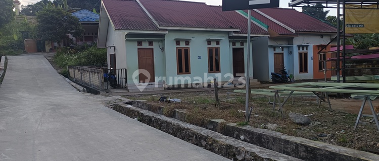 For Sale Cheap Concrete Bangsalan House on Gerilya Street, Samarinda City 1
