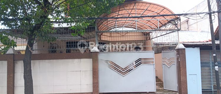 Rumah 2 Lantai Di Jalan Pilar Raya Kedoya Jakarta Barat  1