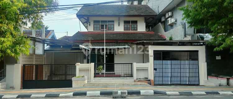 Ready-to-Live House in the City Center 1
