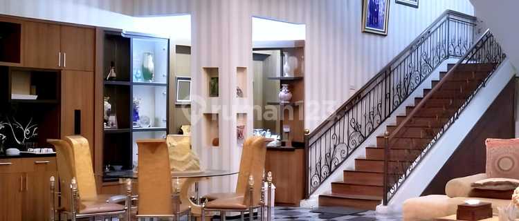 Turun Harga ! Rumah Mewah di Puri Anjasmoro Semarang 1