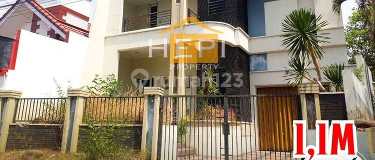 Dibawah NJOP ! Hitung Tanah di Bukit Sari 130M² Hanya 1,1 M , Semarang Selatan. Butuh Renov, Poles Jadi Baru. Cocok untuk Invest. 1