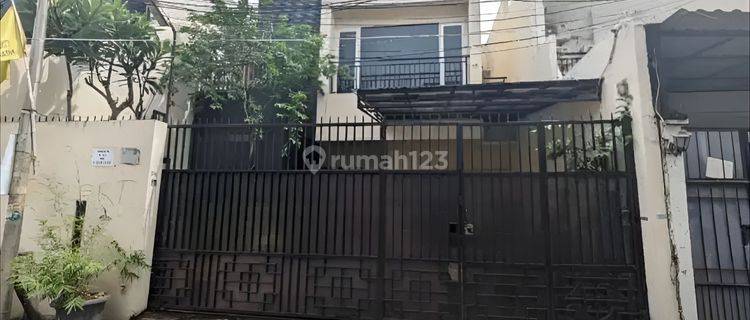 Rumah Di Kemanggisan Ilir Dekat Kampus Binus Stasiun Palmerah 1