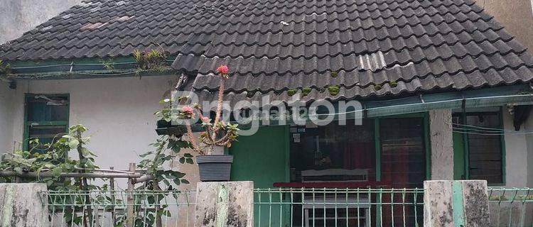 TANAH STRATEGIS DAN BESERTA ADA RUMAH YANG HARUS DIRENOVASI 1