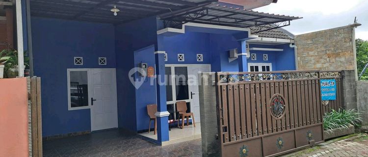 Rumah Cantik Menarik di Perumahan Semarang Atas yang Asri 1