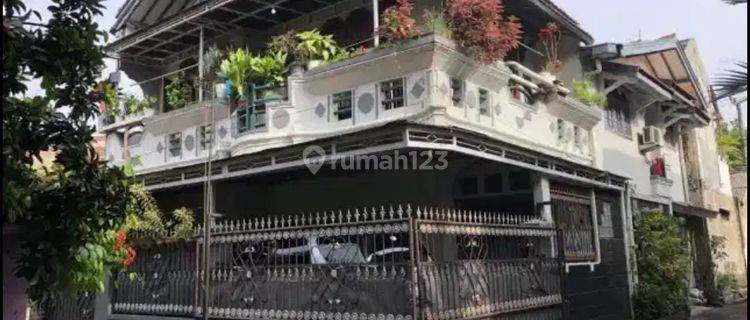 Rumah Nyaman 2 Lantai Strategis Siap Huni di Antapani Bandung 1