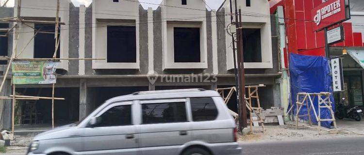Dijual Unit Ruko Siap Huni Selangkah Ke Kampus Uny Wates Kulonprogostyle Modern Scandinavian2 Unit Terakhir !!spesifikasi :luas Tanah 61 & 63 M2luas Bangunan 80m21 Kamar Mandi 1 Dapurlistrik 2200 Wattlegalitas : Shm, Pbgharga : Rp 1,5 Milyar Selling Point 1