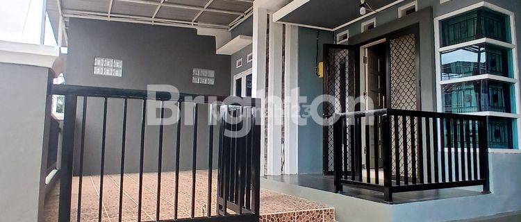 Rumah modern bebas banjir dekat jembatan mahkota 2 1
