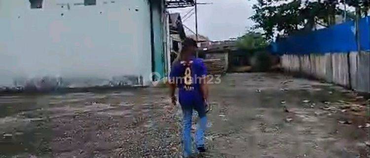 Gudang Halaman Luas Di Kawasan Pergudangan 1